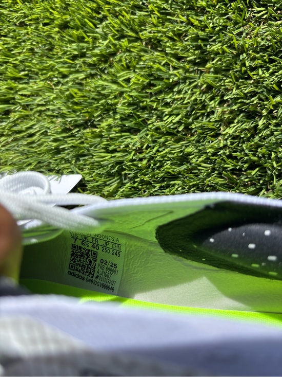 Adidas Predator Elite SG Soccer Cleats Size 7 main image 4